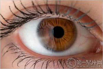 眼睛凸显的面相代表什么含义 眼睛代表的含义