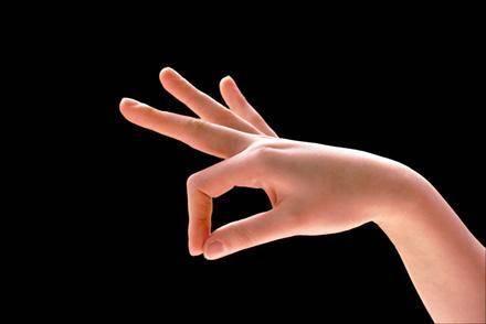 如何通过手指掌形去看人 手指全形再造