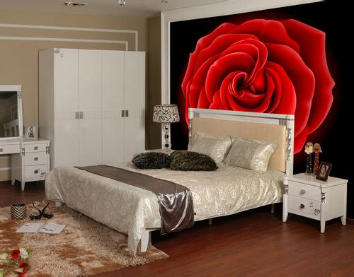 卧室里放几支玫瑰花最能催旺桃花 放四杯水在卧室是催旺桃花的吗