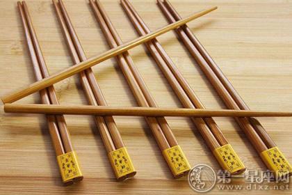 财神前面摆放几双筷子 供财神筷子怎么放