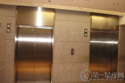 店铺门正对电梯有什么影响 电梯正对入户门