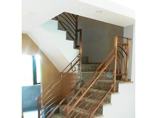 设计别墅楼梯时要注意哪些问题别墅楼梯的设计风水 别墅楼梯风水禁忌