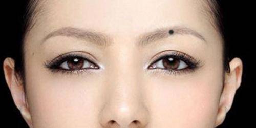 女人左眼眉毛里有痣代表着什么意思？ 左眼眉毛有痣