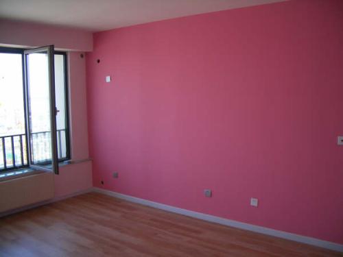 主卧墙壁刷成粉红色会好吗？ 粉红色主卧