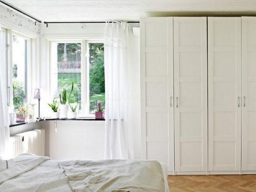 床靠着窗户是否会影响房主的健康 床可以对窗户吗