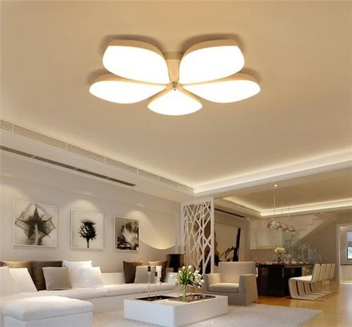 客厅沙发在灯具下会不会影响风水 客厅灯具的风水