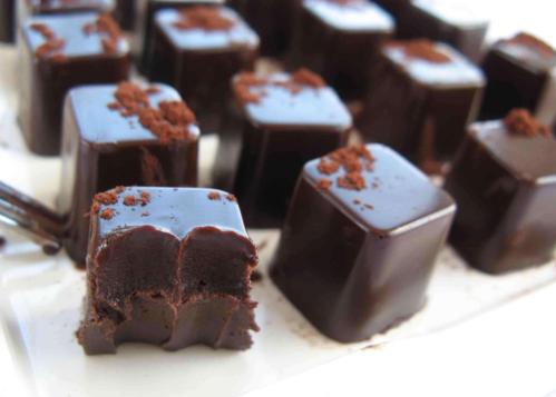 10月13日生日巧克力：摩卡巧克力忌廉（Mocha Chocolate Mousse） 摩卡色和巧克力色哪个好看